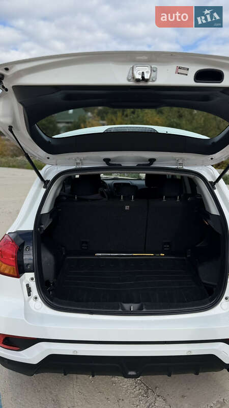 Позашляховик / Кросовер Mitsubishi Outlander Sport 2018 в Дніпрі