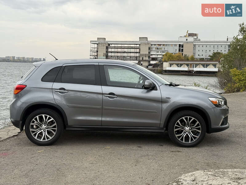 Позашляховик / Кросовер Mitsubishi Outlander Sport 2016 в Дніпрі фото 4 Позашляховик / Кросовер Mitsubishi Outlander Sport 2016 в Дніпрі