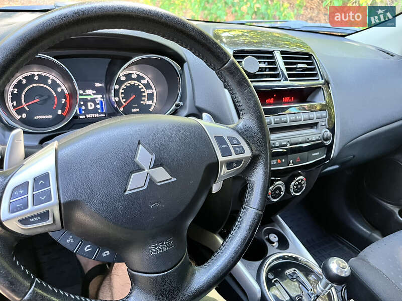 Внедорожник / Кроссовер Mitsubishi Outlander Sport 2012 в Черкассах