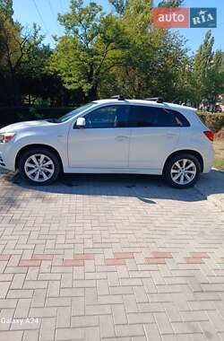 Внедорожник / Кроссовер Mitsubishi Outlander Sport 2011 в 