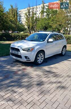 Внедорожник / Кроссовер Mitsubishi Outlander Sport 2011 в 