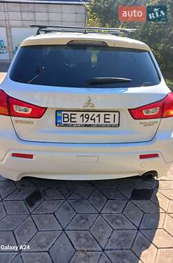 Внедорожник / Кроссовер Mitsubishi Outlander Sport 2011 в 