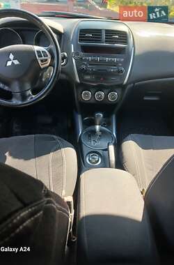 Внедорожник / Кроссовер Mitsubishi Outlander Sport 2011 в 