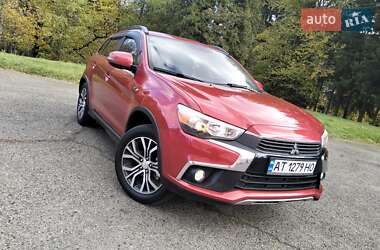 Внедорожник / Кроссовер Mitsubishi Outlander Sport 2016 в 