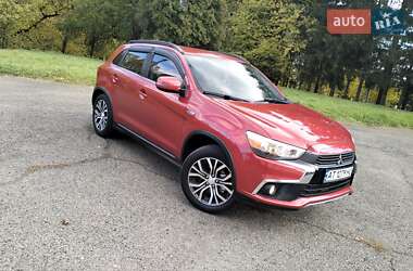 Внедорожник / Кроссовер Mitsubishi Outlander Sport 2016 в 