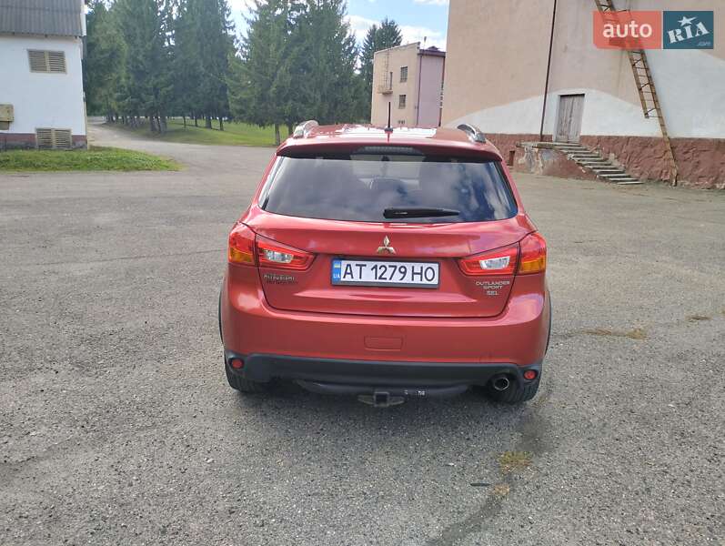 Внедорожник / Кроссовер Mitsubishi Outlander Sport 2016 в Бурштыне
