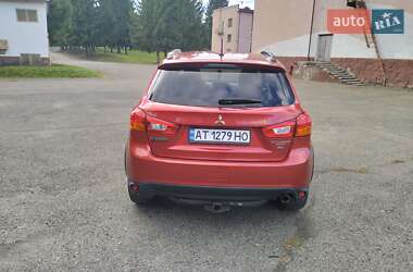 Внедорожник / Кроссовер Mitsubishi Outlander Sport 2016 в 