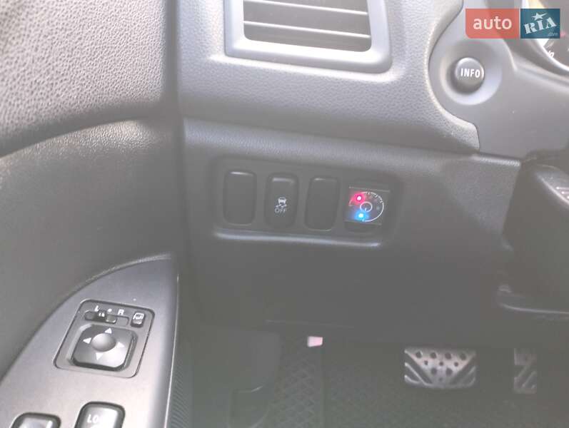 Внедорожник / Кроссовер Mitsubishi Outlander Sport 2016 в Бурштыне