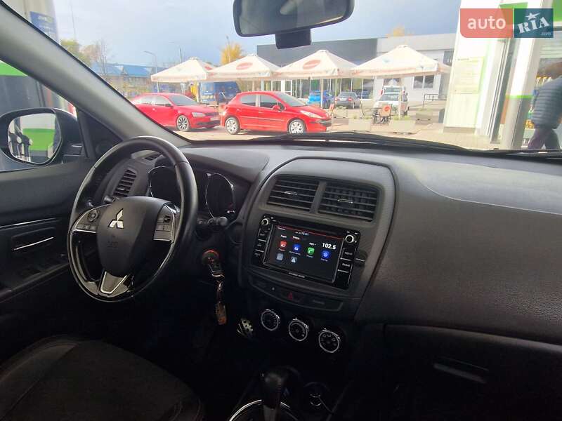 Внедорожник / Кроссовер Mitsubishi Outlander Sport 2017 в Кременчуге