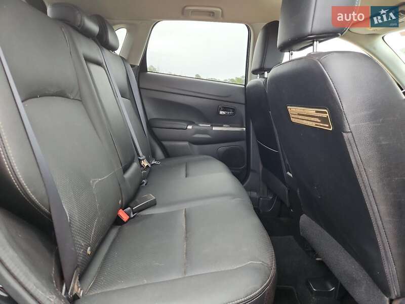 Внедорожник / Кроссовер Mitsubishi Outlander Sport 2018 в Тернополе