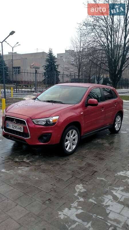 Внедорожник / Кроссовер Mitsubishi Outlander Sport 2014 в Кременчуге
