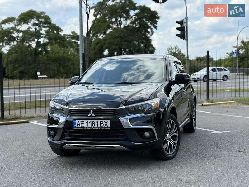 Внедорожник / Кроссовер Mitsubishi Outlander Sport 2016 в Киеве