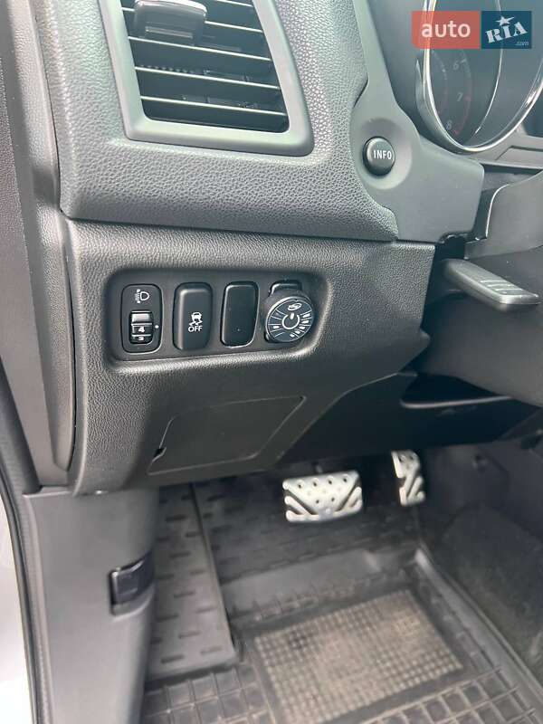 Внедорожник / Кроссовер Mitsubishi Outlander Sport 2016 в Киеве фото 21 Внедорожник / Кроссовер Mitsubishi Outlander Sport 2016 в Киеве