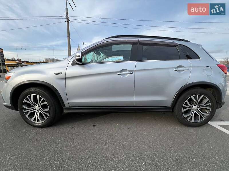 Внедорожник / Кроссовер Mitsubishi Outlander Sport 2016 в Киеве фото 11 Внедорожник / Кроссовер Mitsubishi Outlander Sport 2016 в Киеве