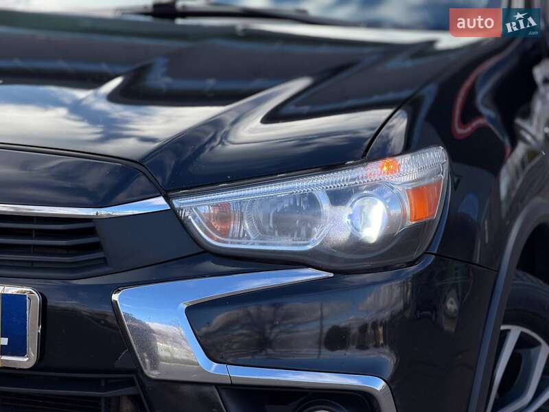 Позашляховик / Кросовер Mitsubishi Outlander Sport 2016 в Кривому Розі