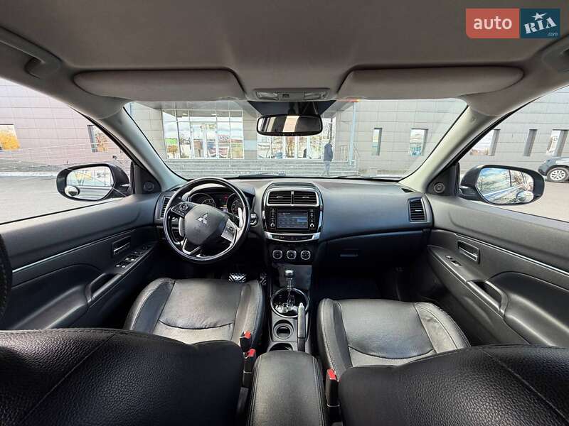Позашляховик / Кросовер Mitsubishi Outlander Sport 2016 в Кривому Розі