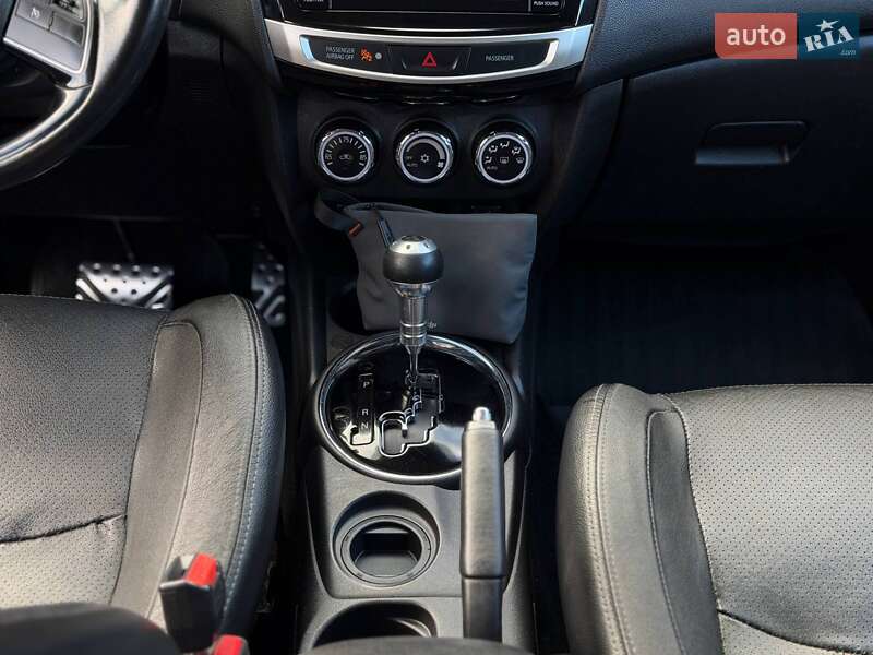 Позашляховик / Кросовер Mitsubishi Outlander Sport 2016 в Кривому Розі