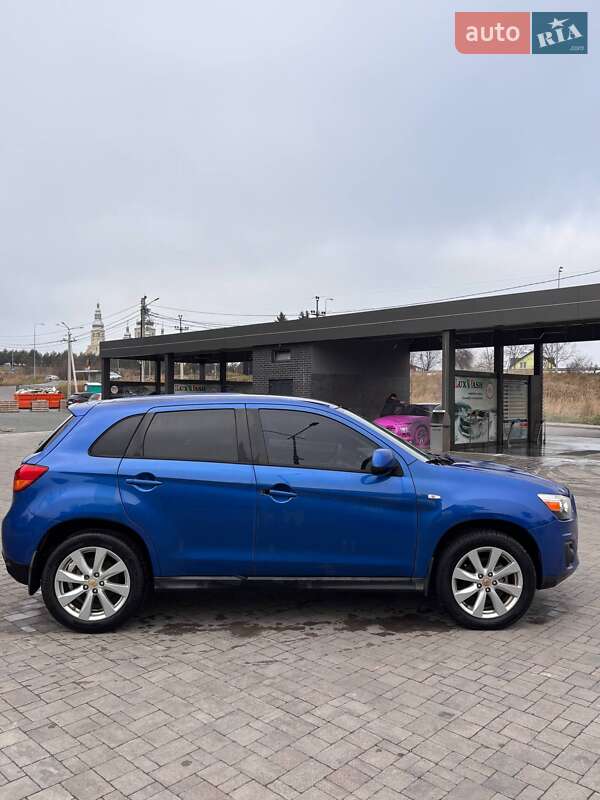 Внедорожник / Кроссовер Mitsubishi Outlander Sport 2015 в Львове