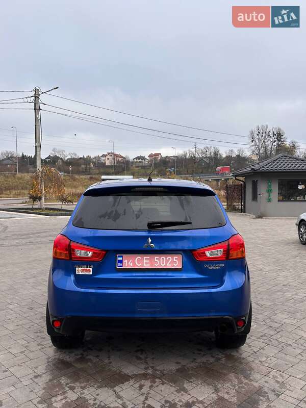 Внедорожник / Кроссовер Mitsubishi Outlander Sport 2015 в Львове