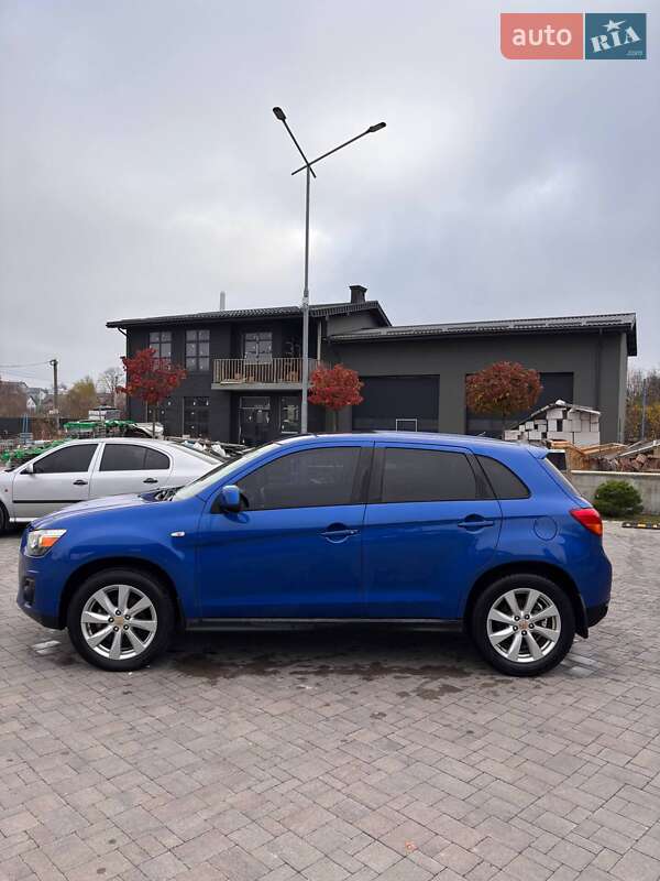 Внедорожник / Кроссовер Mitsubishi Outlander Sport 2015 в Львове