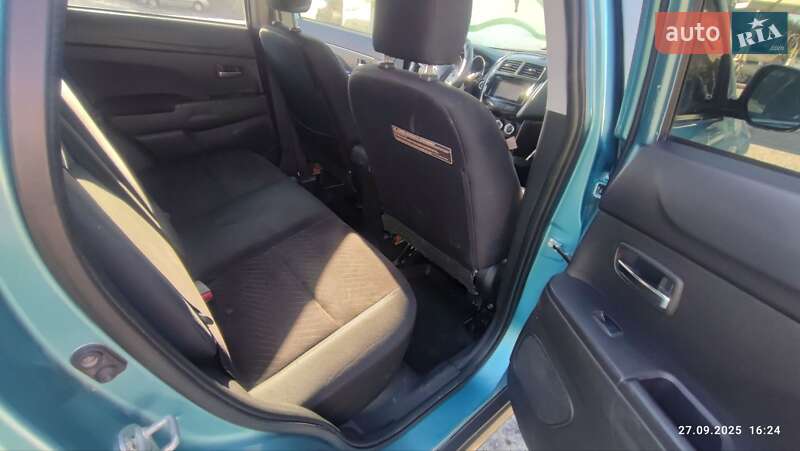 Внедорожник / Кроссовер Mitsubishi Outlander Sport 2013 в Чорткове