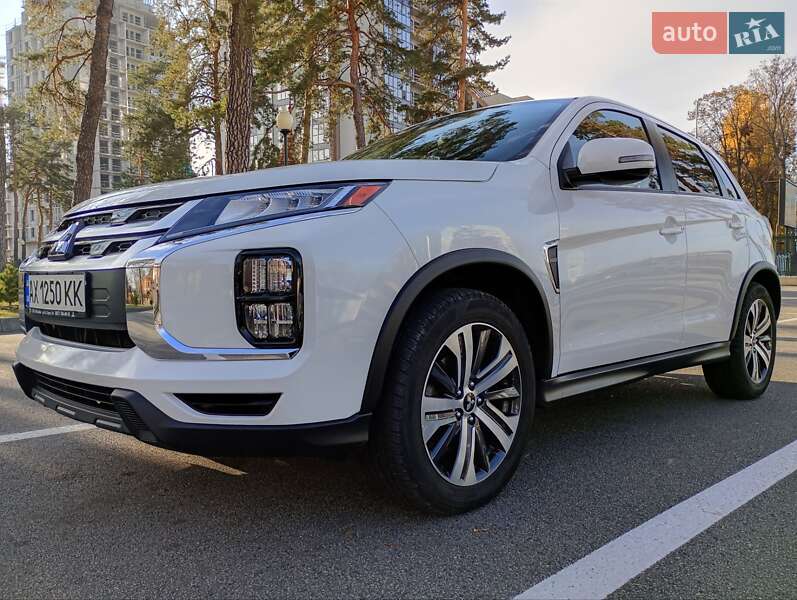 Внедорожник / Кроссовер Mitsubishi Outlander Sport 2020 в Харькове