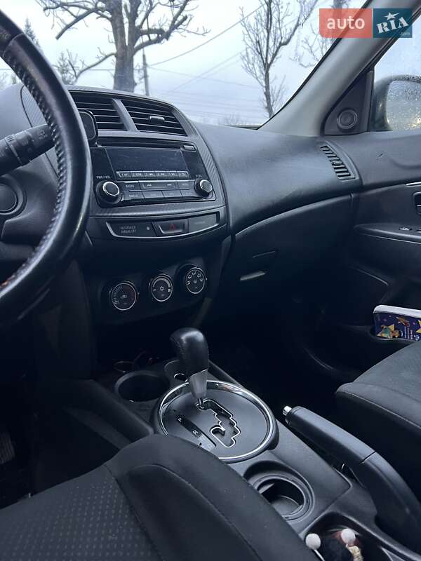 Внедорожник / Кроссовер Mitsubishi Outlander Sport 2014 в Ивано-Франковске