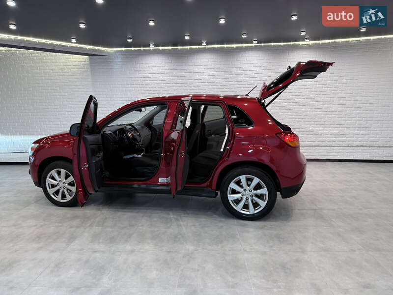 Внедорожник / Кроссовер Mitsubishi Outlander Sport 2014 в Одессе