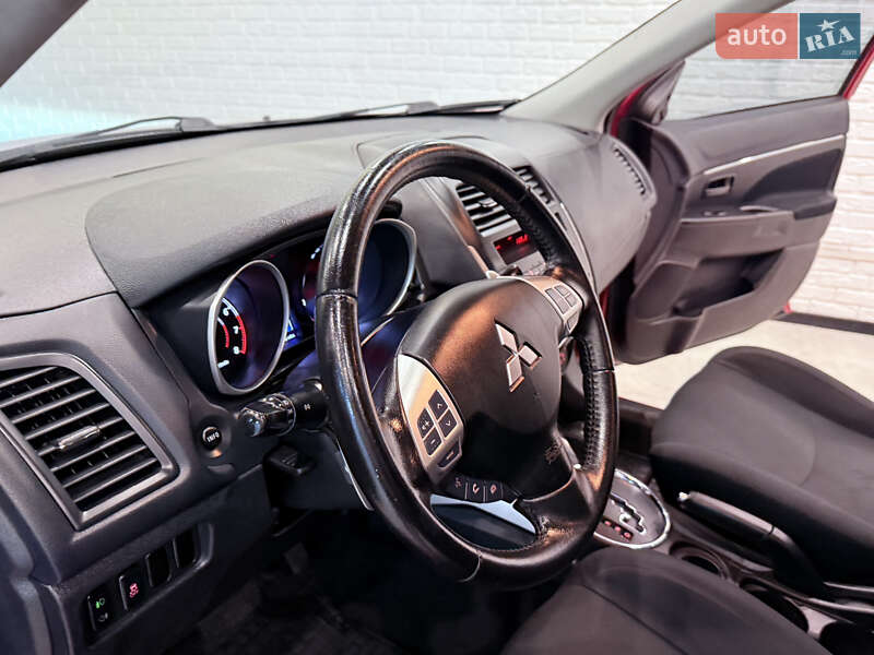 Внедорожник / Кроссовер Mitsubishi Outlander Sport 2014 в Одессе