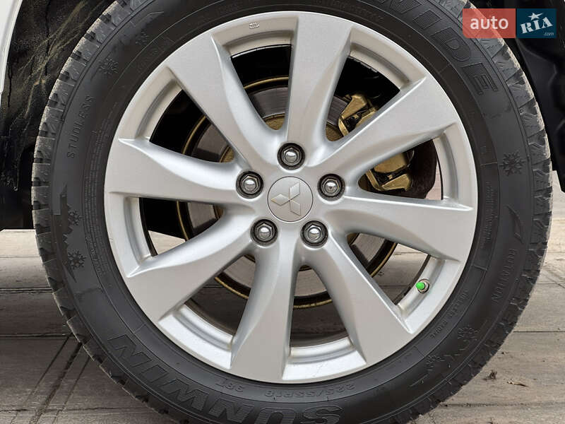 Позашляховик / Кросовер Mitsubishi Outlander Sport 2013 в Смілі