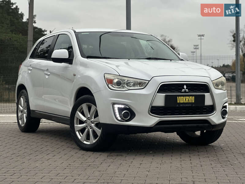 Внедорожник / Кроссовер Mitsubishi Outlander Sport 2015 в Киеве