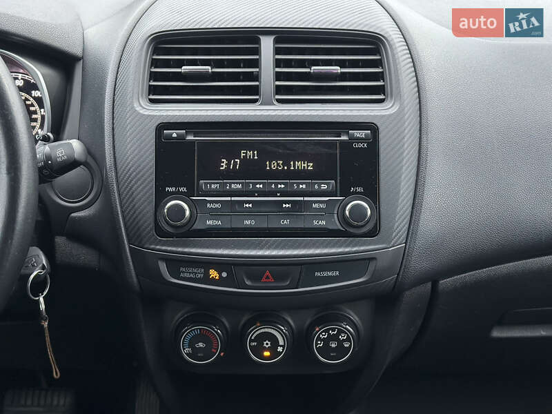 Внедорожник / Кроссовер Mitsubishi Outlander Sport 2015 в Киеве