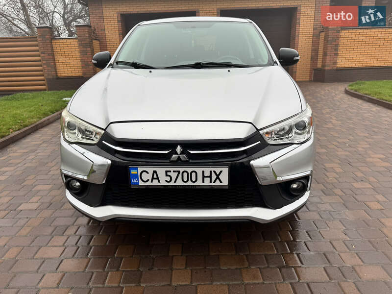 Внедорожник / Кроссовер Mitsubishi Outlander Sport 2017 в Черкассах фото 3 Внедорожник / Кроссовер Mitsubishi Outlander Sport 2017 в Черкассах