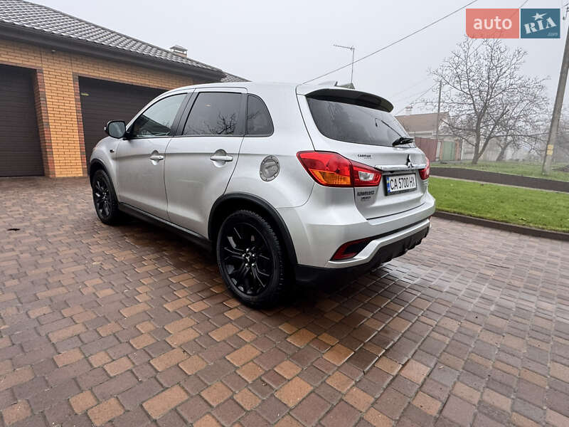 Внедорожник / Кроссовер Mitsubishi Outlander Sport 2017 в Черкассах фото 9 Внедорожник / Кроссовер Mitsubishi Outlander Sport 2017 в Черкассах