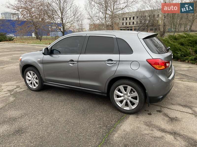 Внедорожник / Кроссовер Mitsubishi Outlander Sport 2015 в Николаеве фото 3 Внедорожник / Кроссовер Mitsubishi Outlander Sport 2015 в Николаеве