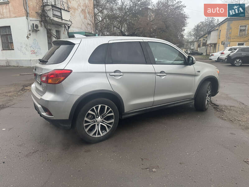Внедорожник / Кроссовер Mitsubishi Outlander Sport 2018 в Николаеве фото 5 Внедорожник / Кроссовер Mitsubishi Outlander Sport 2018 в Николаеве