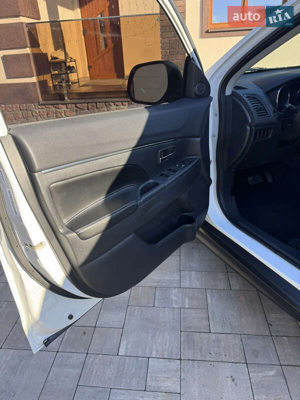 Позашляховик / Кросовер Mitsubishi Outlander Sport 2019 в Кропивницькому