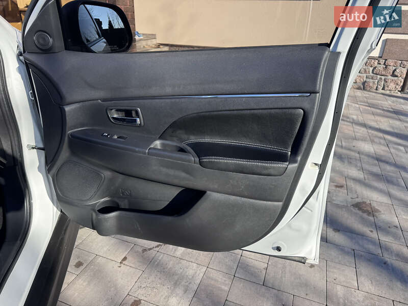 Позашляховик / Кросовер Mitsubishi Outlander Sport 2019 в Кропивницькому