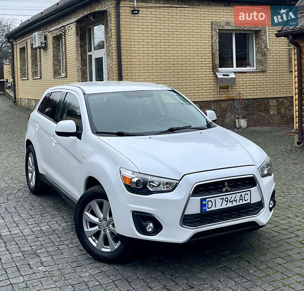 Внедорожник / Кроссовер Mitsubishi Outlander Sport 2015 в Умани