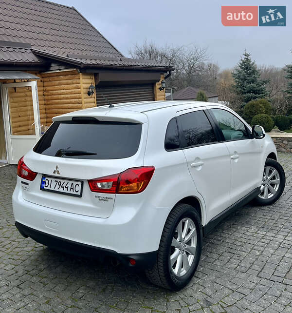 Внедорожник / Кроссовер Mitsubishi Outlander Sport 2015 в Умани