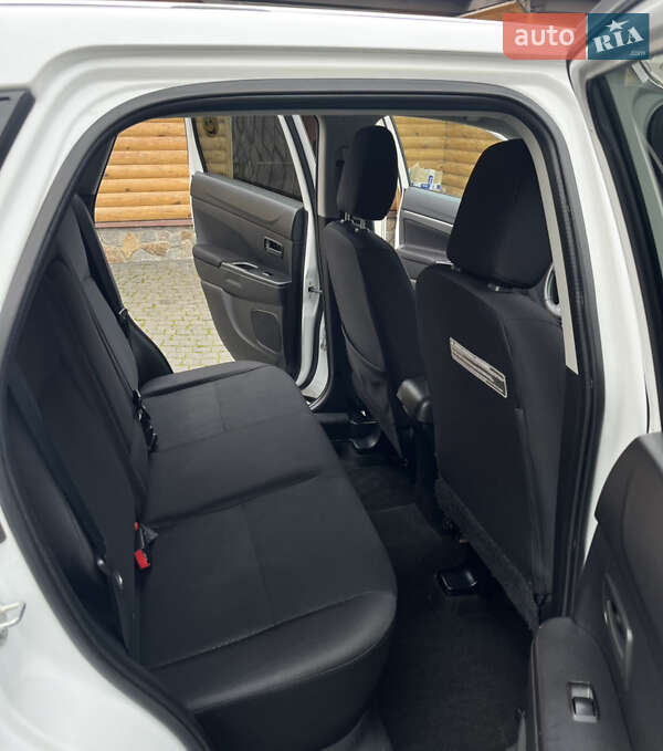 Внедорожник / Кроссовер Mitsubishi Outlander Sport 2015 в Умани