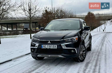 Внедорожник / Кроссовер Mitsubishi Outlander Sport 2016 в Киеве