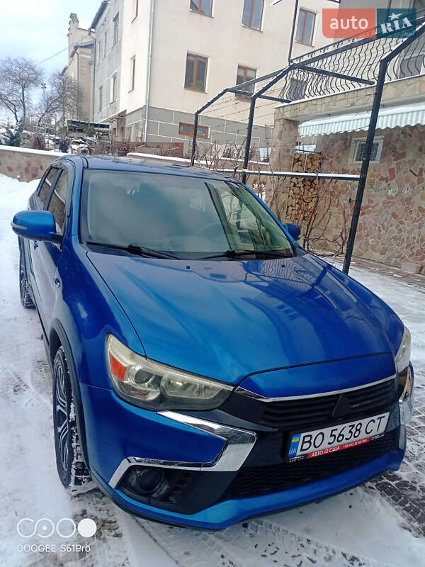Внедорожник / Кроссовер Mitsubishi Outlander Sport 2018 в Тернополе