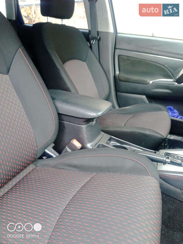 Внедорожник / Кроссовер Mitsubishi Outlander Sport 2018 в Тернополе