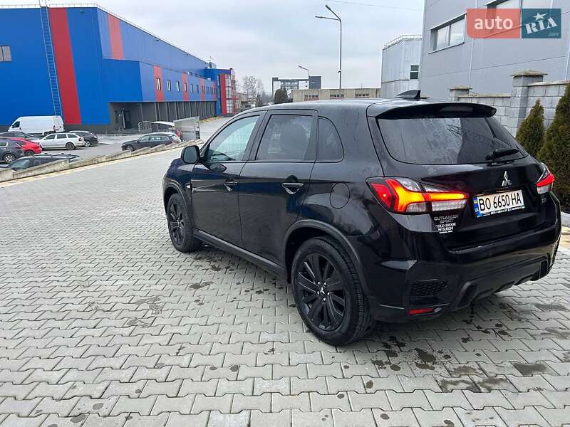 Позашляховик / Кросовер Mitsubishi Outlander Sport 2022 в Івано-Франківську
