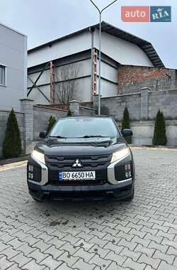 Позашляховик / Кросовер Mitsubishi Outlander Sport 2022 в Івано-Франківську