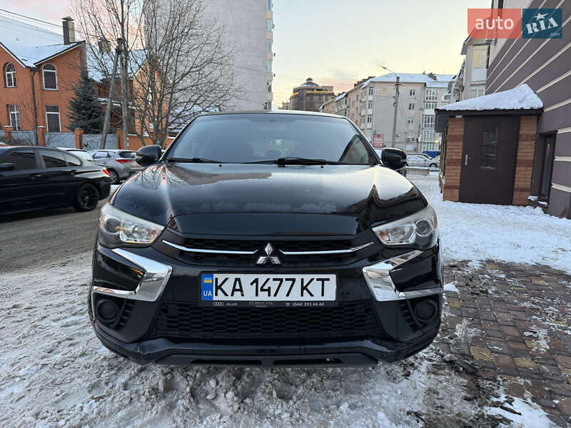 Позашляховик / Кросовер Mitsubishi Outlander Sport 2018 в Києві