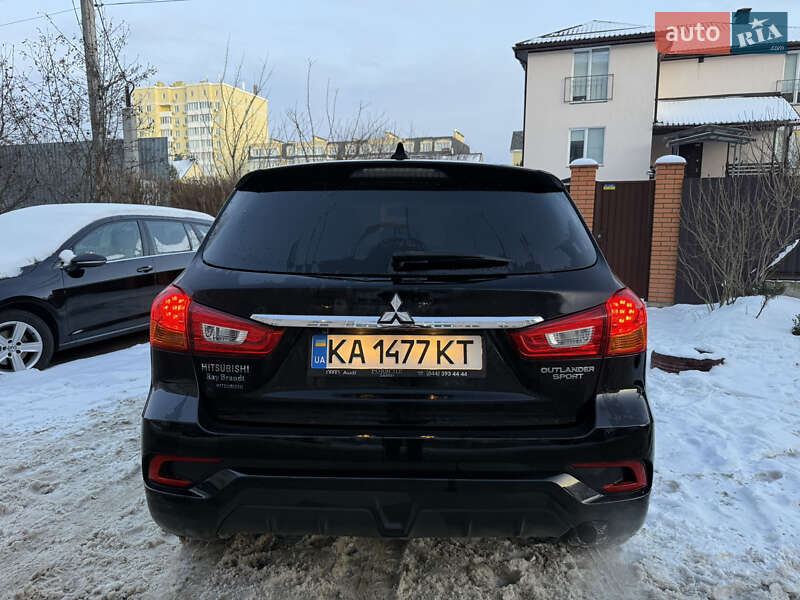 Позашляховик / Кросовер Mitsubishi Outlander Sport 2018 в Києві