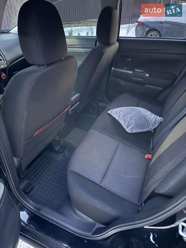 Позашляховик / Кросовер Mitsubishi Outlander Sport 2018 в Києві