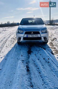 Внедорожник / Кроссовер Mitsubishi Outlander Sport 2011 в Богодухове